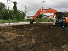 建機による掘削