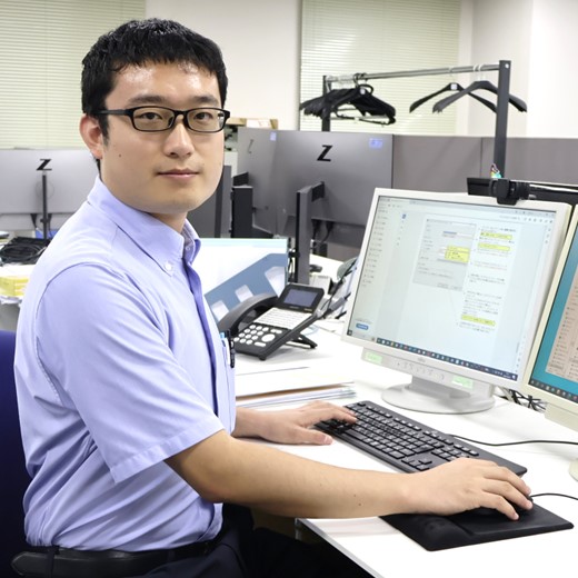 先輩社員9